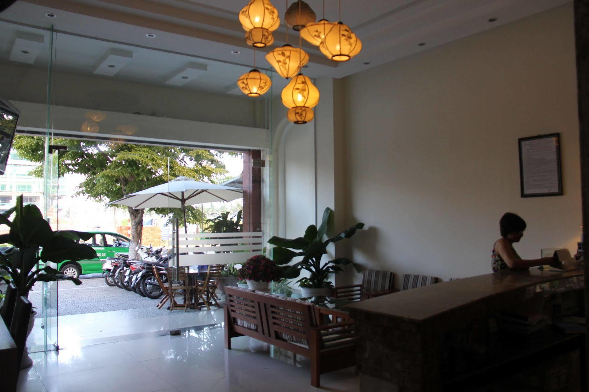 Trung Duong Da Nang Beach Hotel エクステリア 写真