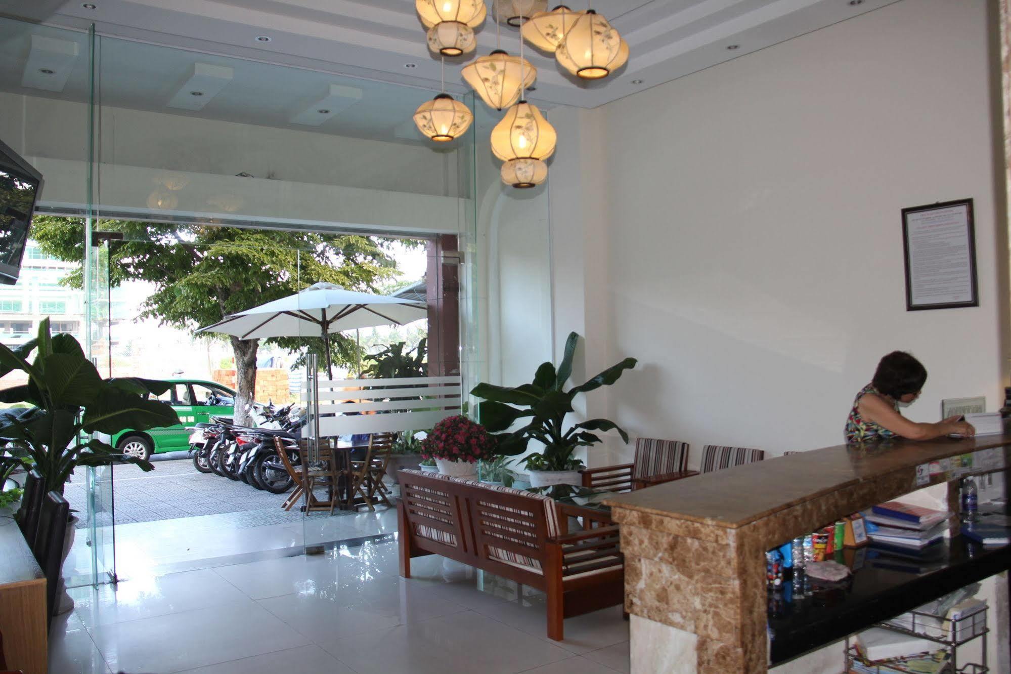 Trung Duong Da Nang Beach Hotel エクステリア 写真